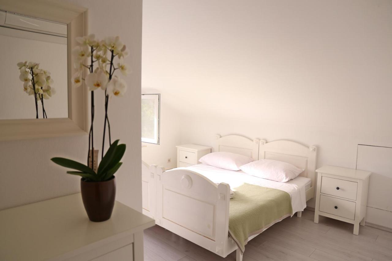 Pansion Marinka-Bire Rooms Lumbarda Bagian luar foto